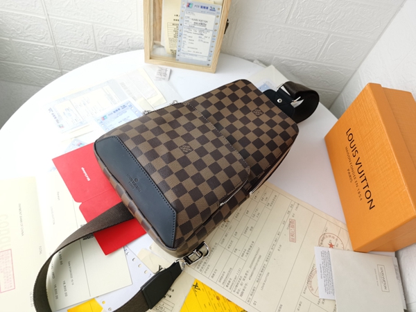 ルイヴィトンバッグ側面デザイン